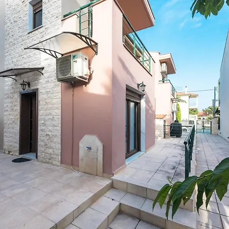 Villa #Luxlikehome Nikiti Central Maisonette 1